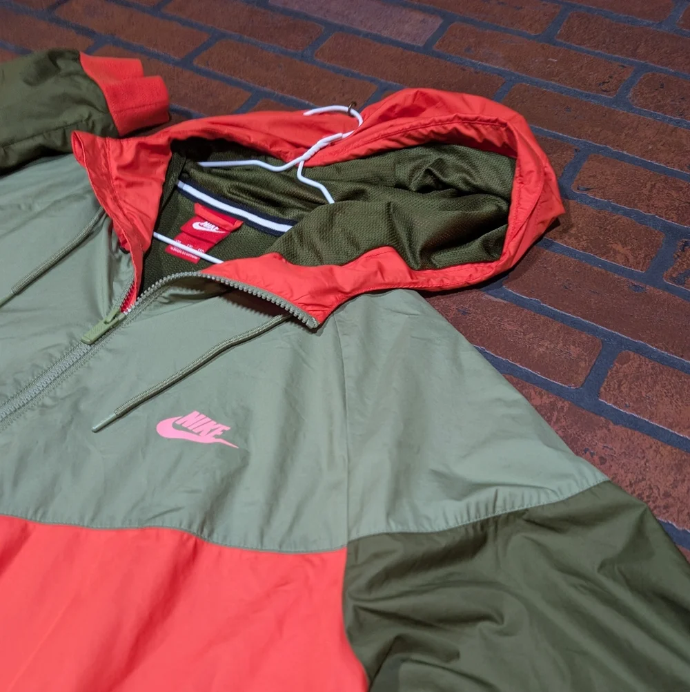 Vintage Nike Men's XXL Colorblock Hooded Windbreaker‎